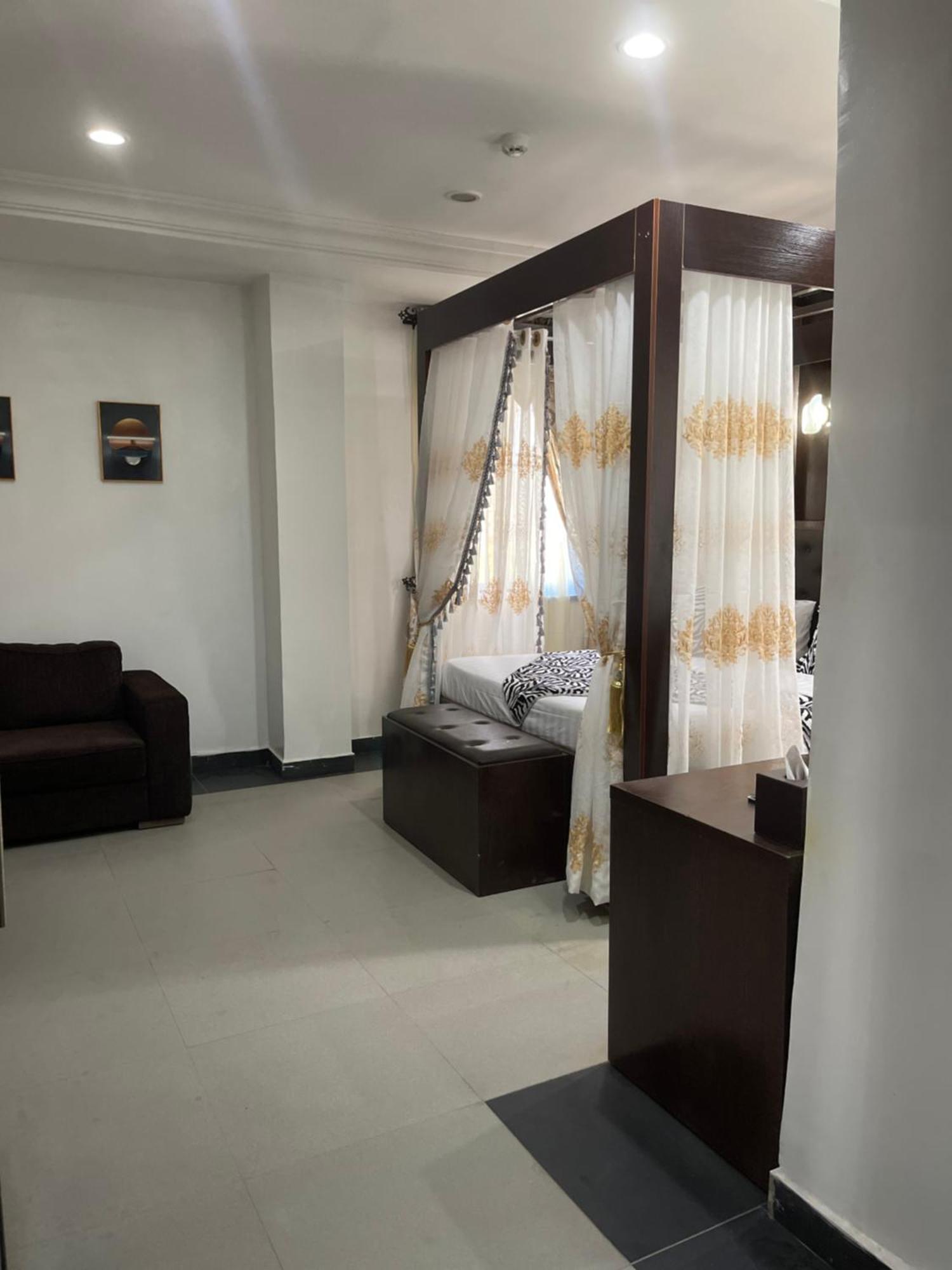 Aa Hotel And Suites 阿布贾 外观 照片