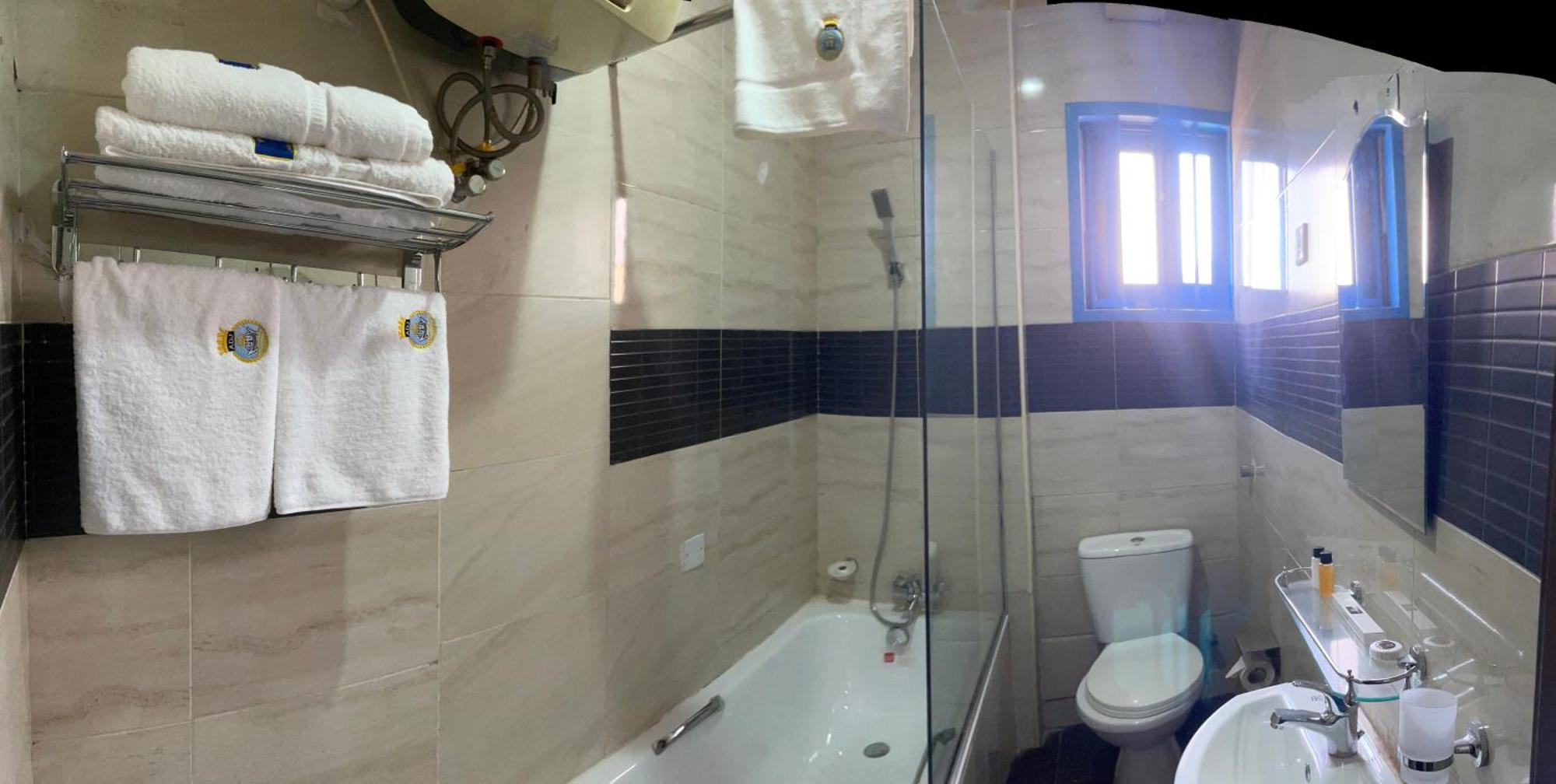 Aa Hotel And Suites 阿布贾 外观 照片