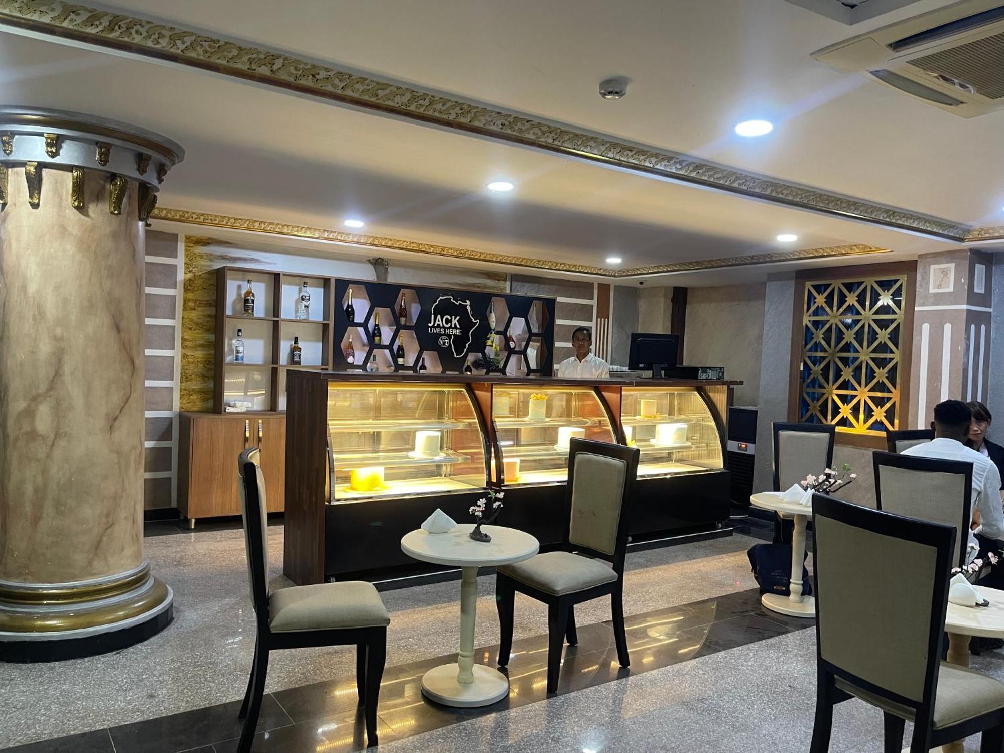 Aa Hotel And Suites 阿布贾 外观 照片
