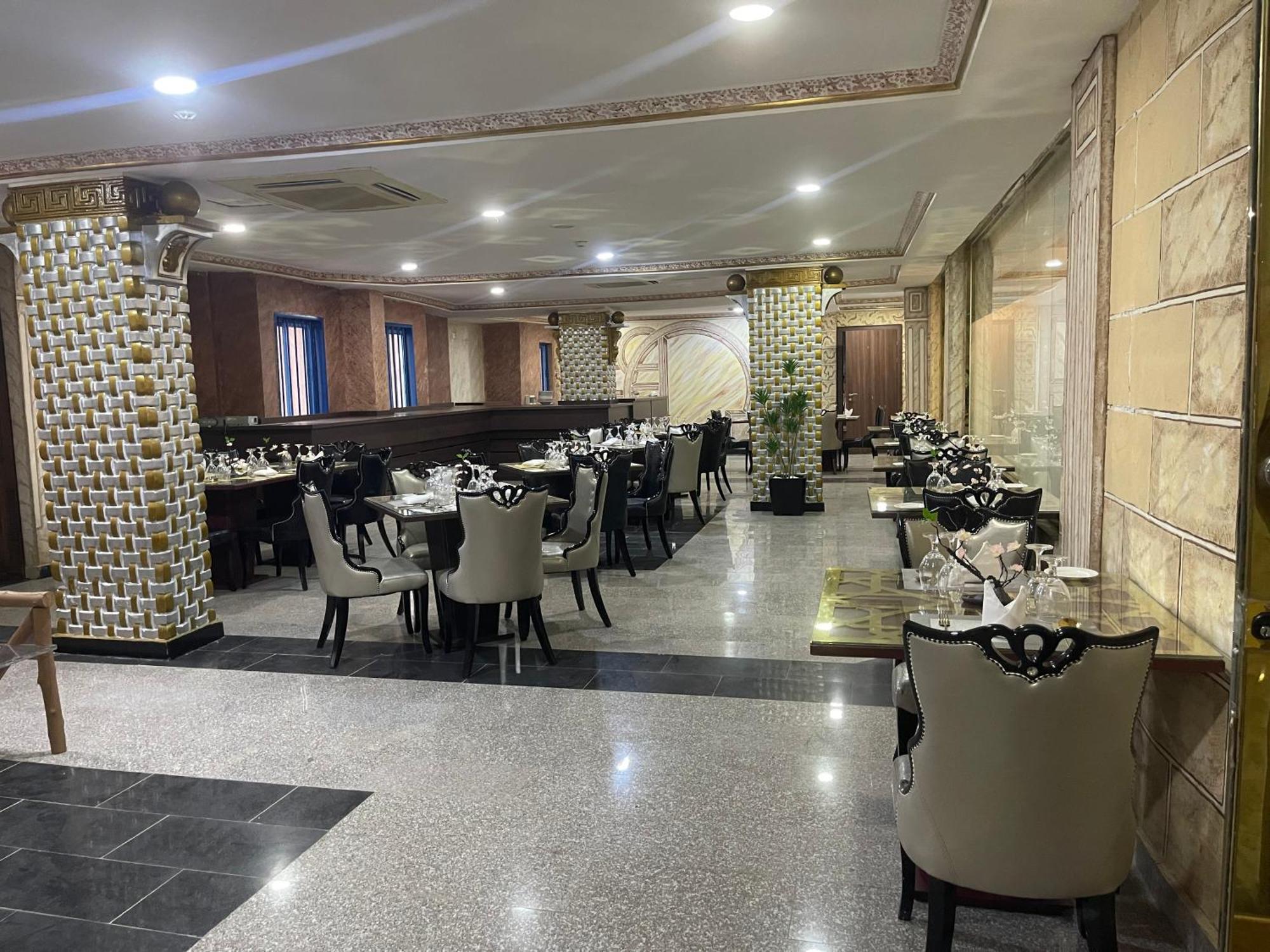 Aa Hotel And Suites 阿布贾 外观 照片