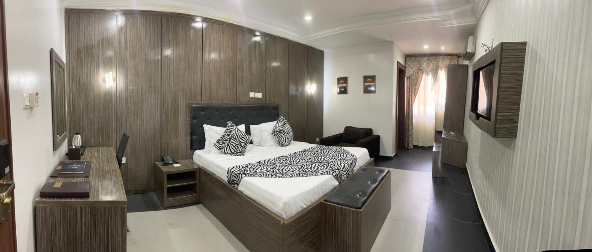 Aa Hotel And Suites 阿布贾 外观 照片