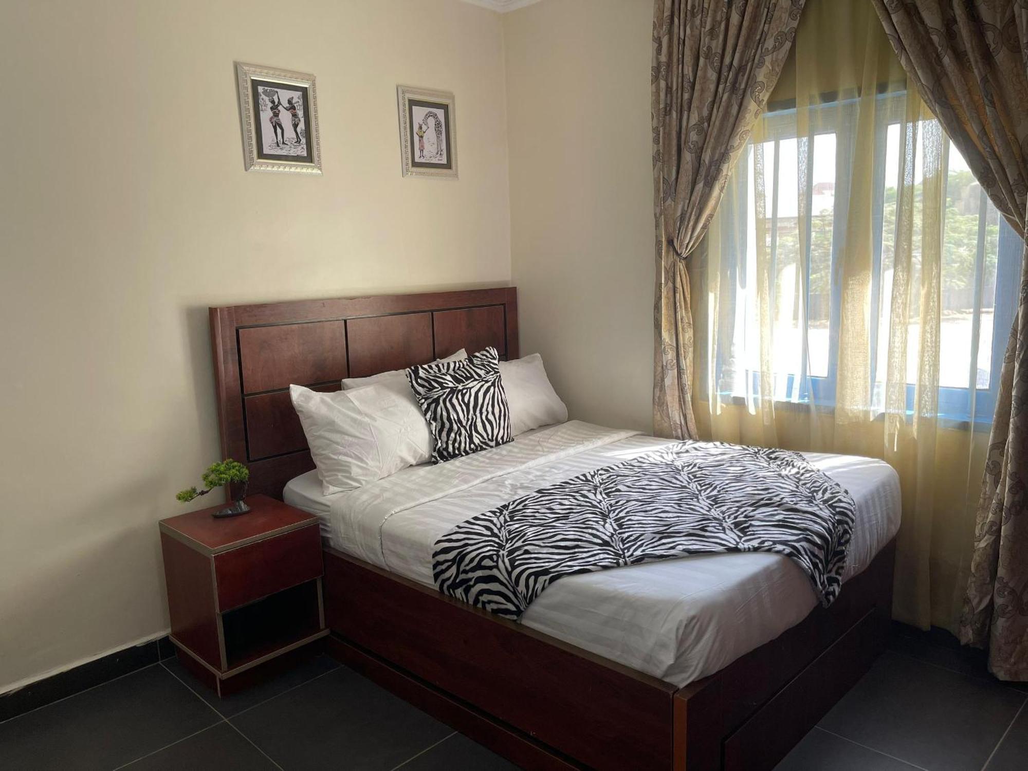 Aa Hotel And Suites 阿布贾 外观 照片