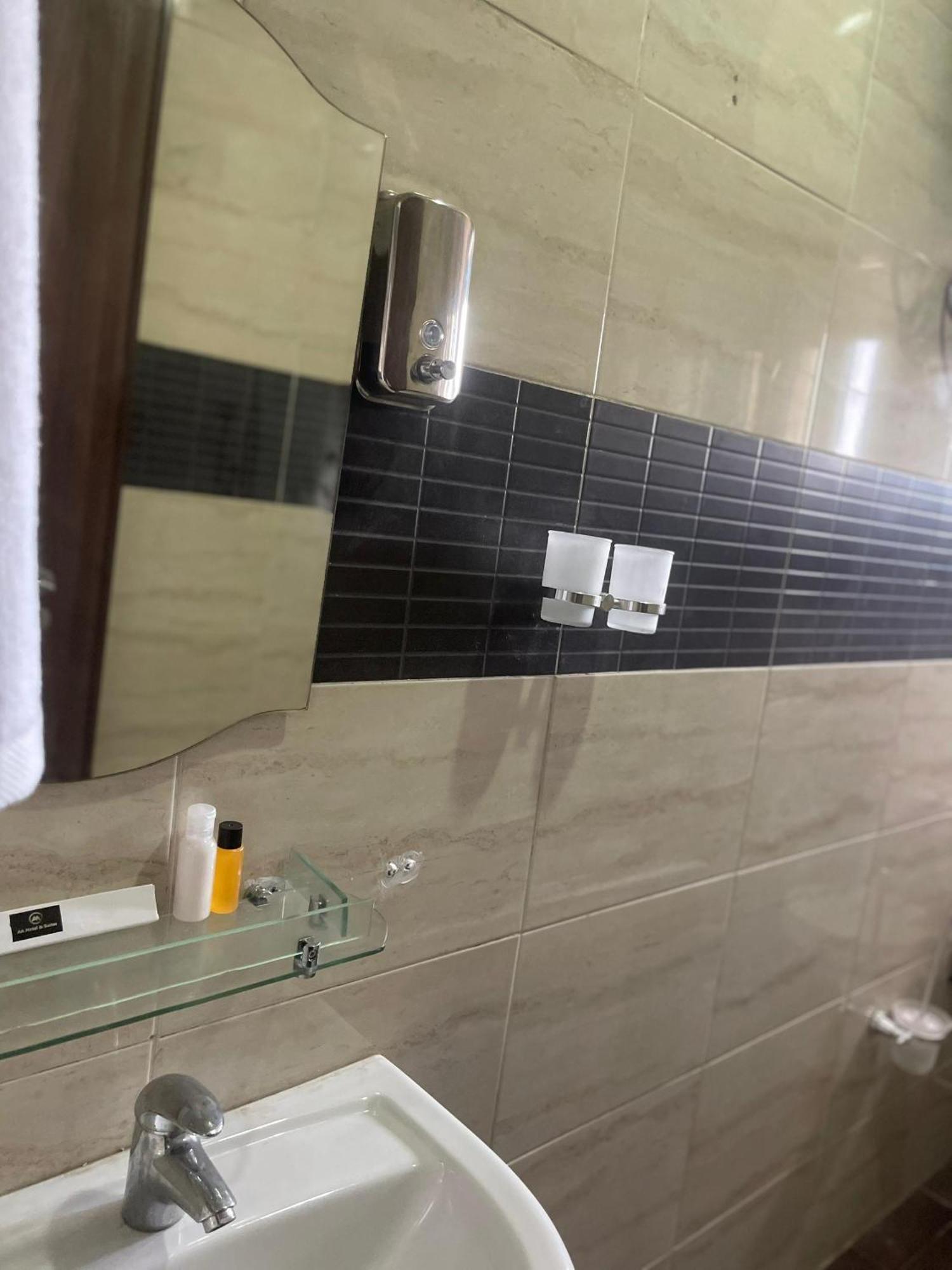 Aa Hotel And Suites 阿布贾 外观 照片